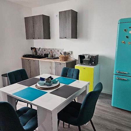 Appartement 4 Personnes Vue Mer A Santec Au Pied De La Plage Du Dossen Exteriör bild
