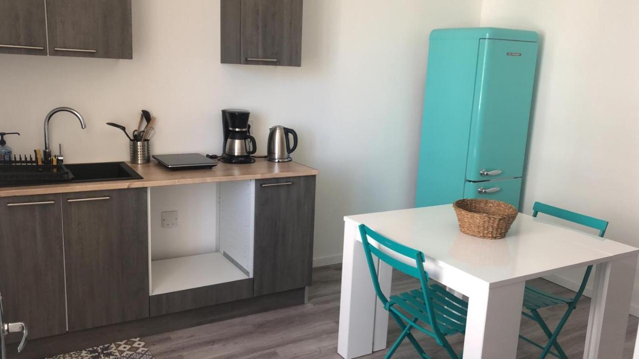 Appartement 4 Personnes Vue Mer A Santec Au Pied De La Plage Du Dossen Exteriör bild